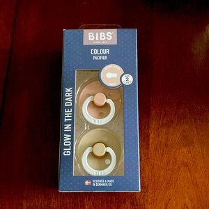BIBS Glow in the Dark Pacifier Set, Size 2. NWT SEALED BOX. Natural Rubber